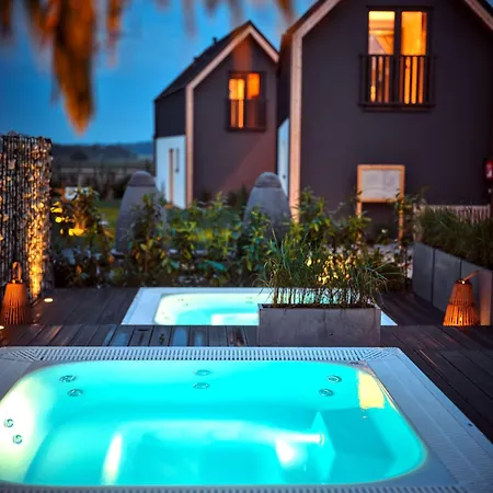Pura New Seaside Jacuzzi Kompleks wypoczynkowy *