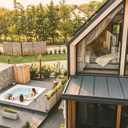 Pura New Seaside Jacuzzi